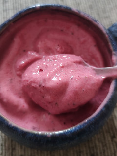 Una foto de Helado de fruta cremoso y sin azúcar