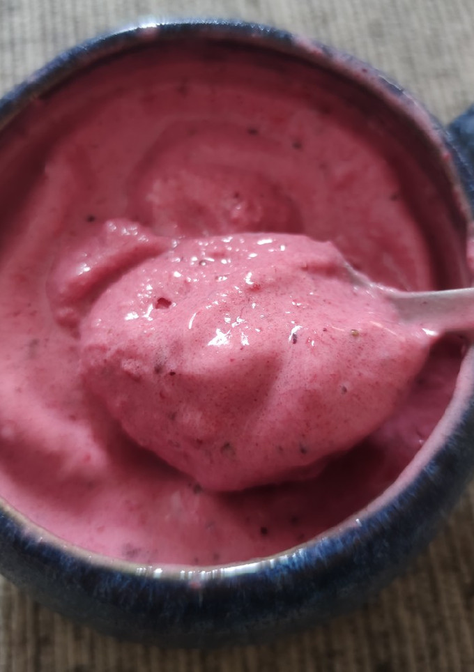 Una foto de Helado de fruta cremoso y sin azúcar