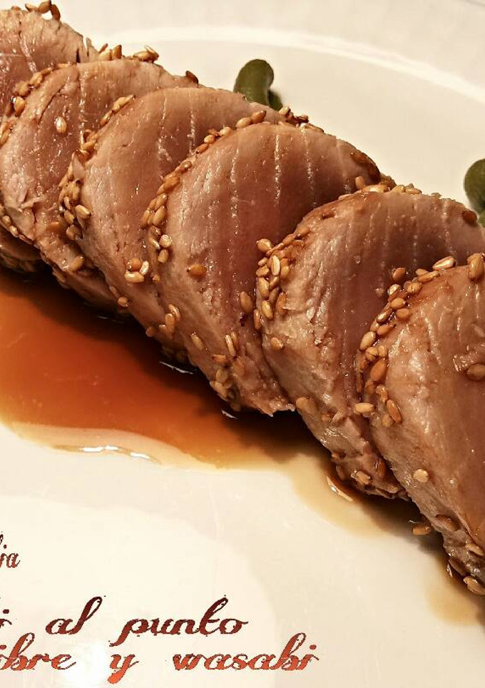 Una foto de Tataki al punto con wasabi