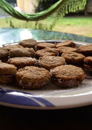 Una foto de Alfajorcitos de avena y coco