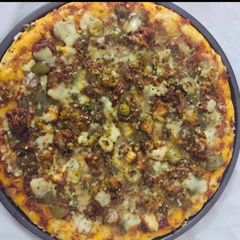 A picture of 🍕 CHICKEN Pizza /چکن پیزا.