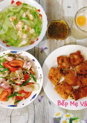 Hình của món Mâm cơm gia đình thời Covid 19.