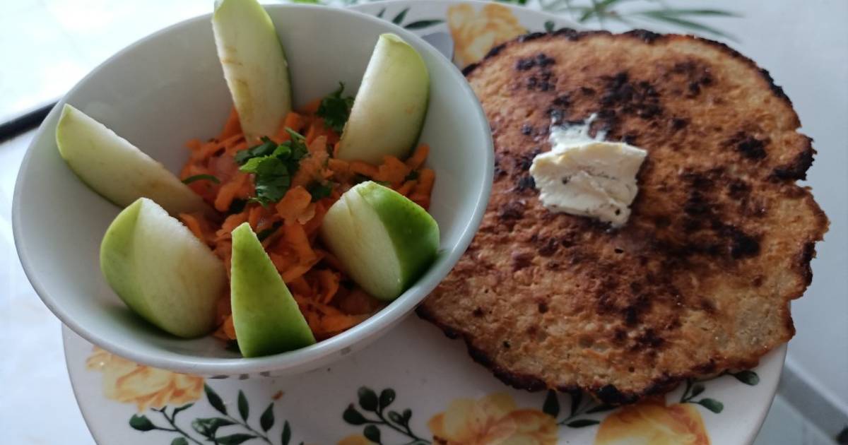 Desayuno Tortilla de avena con ensalada Receta de Andrés González Cookpad