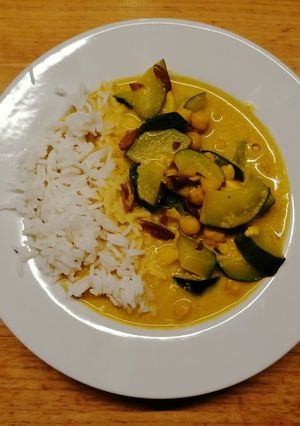 Mandel- Zucchini Curry mit Kichererbsen 😍 Rezepthauptbild