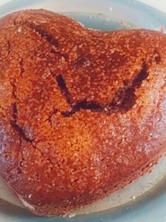 બનાના કેક (Banana Cake Recipe In Gujarati) રેસીપી મુખ્ય ફોટો