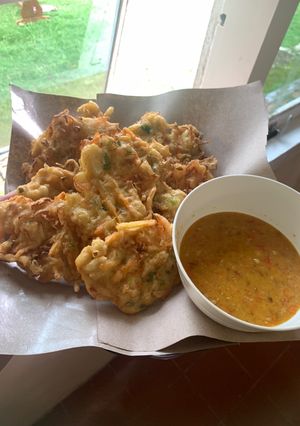 Foto resep Bakwan sayur + sambal kacang