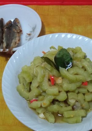 Foto resep Tumis pare pedas dan ikan asin