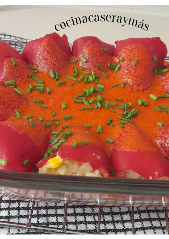 Una foto de Pimientos del piquillo rellenos de bacalao