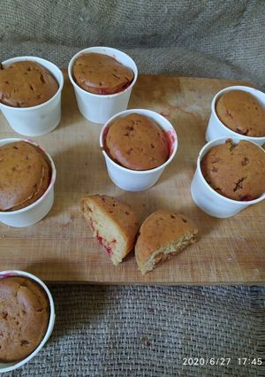 जैम वनीला कपकेक (jam vanilla cupcake recipe in Hindi) रेसिपी मुख्य फोटो