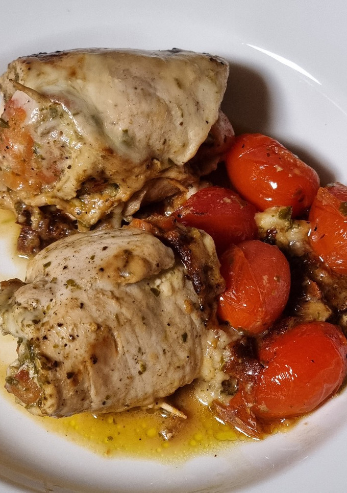 Una foto de Rollos de pollo al pesto