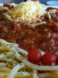 Una foto de Espaguettis a la bolognesa con morcilla!