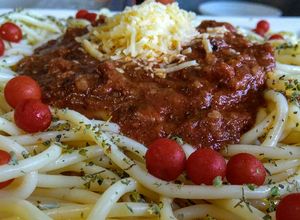 Una foto de Espaguettis a la bolognesa con morcilla!