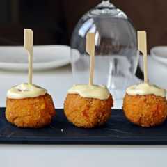Una foto de Croquetas de arroz
