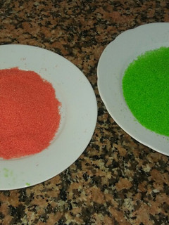 Una foto de Como hacer azúcar de colores