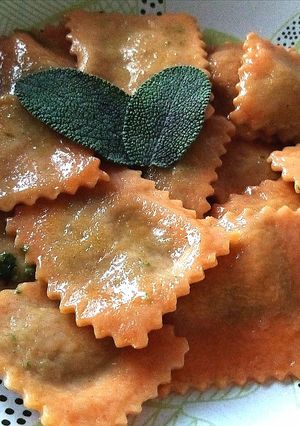A picture of Ravioli with Tomato Paste, Filled with Ricotta and Spinach.