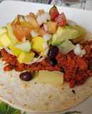 Tacos veganos de "cochinita" pibil de soja texturizada