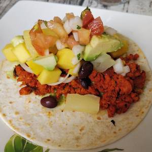 Tacos veganos de "cochinita" pibil de soja texturizada