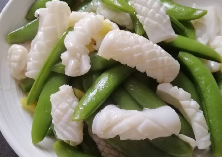 Easiest Way to Prepare Ultimate Sugar Snap Peas w/ Squid