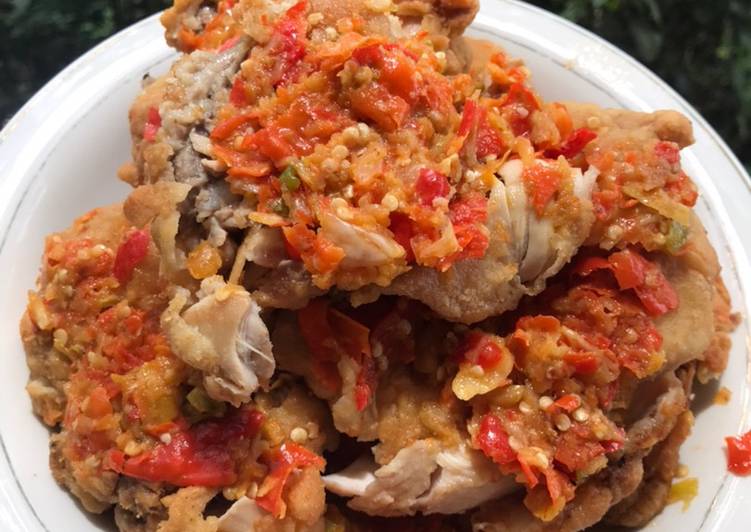 Resep Ayam Geprek Sambal Bawang oleh Dapur Ulik - Cookpad