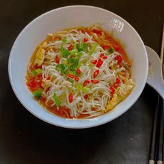 A picture of Tomato Egg Noodle Soup.