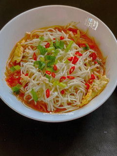 A picture of Tomato Egg Noodle Soup.