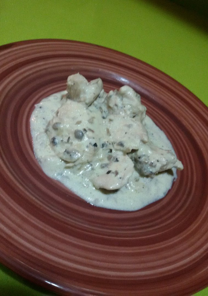 Una foto de Pollo en salsa de queso con thermomix