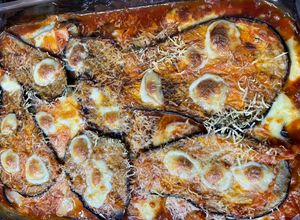 Una foto de Berenjenas a la parmesana