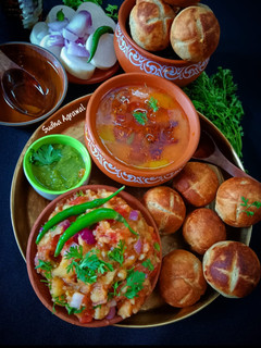 बनारसी बाटी चोखा (Banarsi Bati Chokha recipe in Hindi) रेसिपी मुख्य फोटो