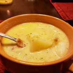 A picture of Potato Broccoli Soup.