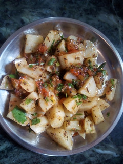 व्रत के आलू (Vrat ke aloo recipe in Hindi) रेसिपी मुख्य फोटो