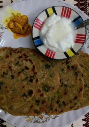 A picture of Mooli (Radish) Parathas.