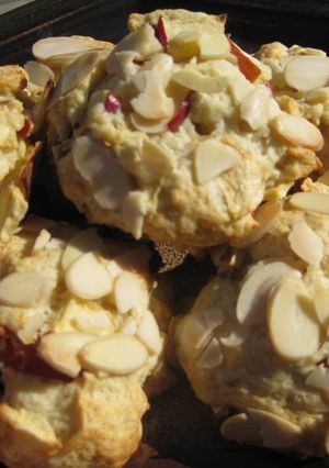 A picture of Apple Hot Biscuits.