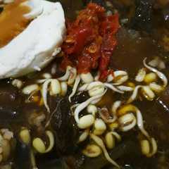 A picture of Rawon istimewa.