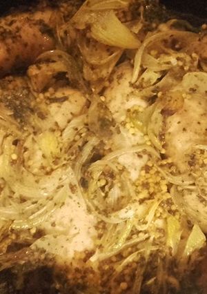 Zdjęcie przepisu Biała kiełbasa pieczona w piwie.