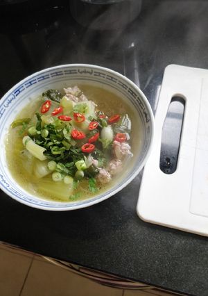 Hình của món Miến thịt heo bằm với rau Thượng Hải.