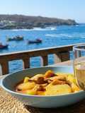 Patatas con mejillones
