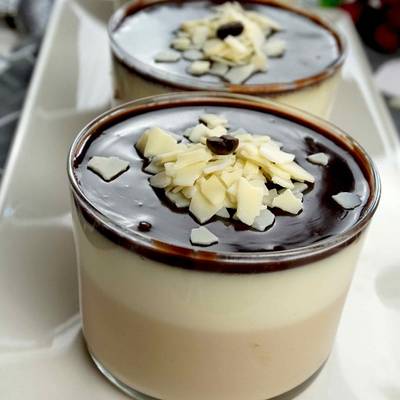 Panacotta de café, chocolate blanco y y nutella Receta de la cocina fácil  de lara- Cookpad