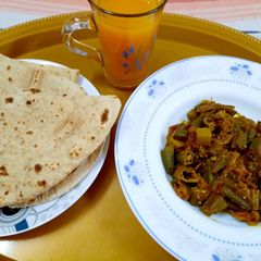 A picture of Masala Bhindi and chapati.