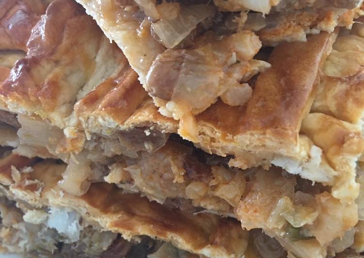 Empanada de bacalao y pasas