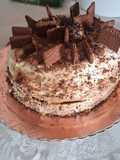 Torta de chocolate rellena de doble cremas