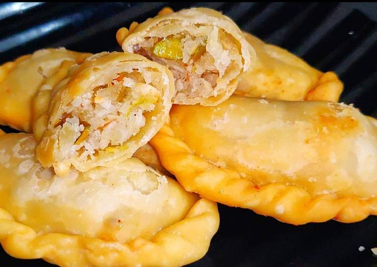 Fresh coconut dry fruit gujiya