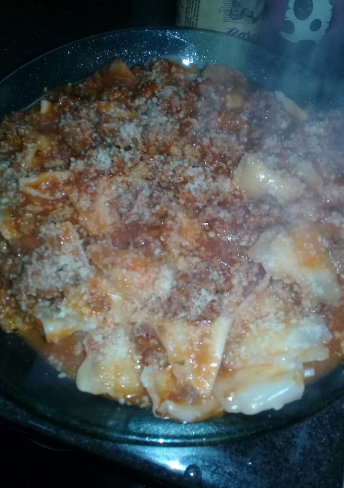 Una foto de Ravioles Con Salsa Bolognesa. 😙
