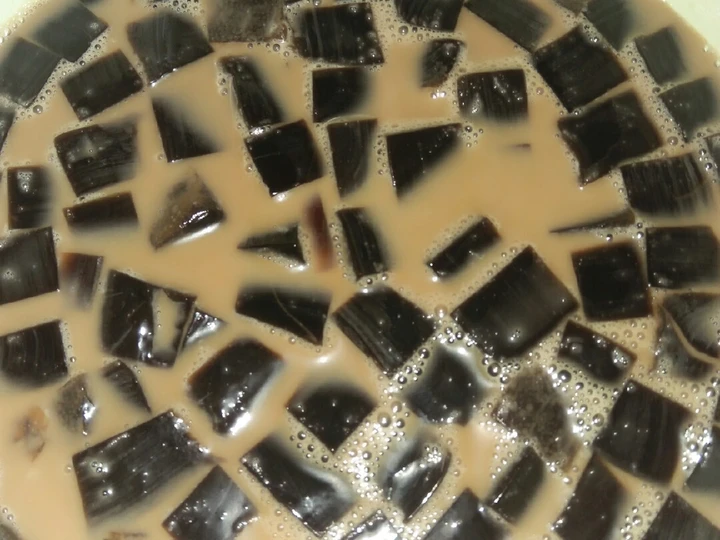 Cara Mudah Menyiapkan Resep Es cincau capucino yang Bikin Ngiler Anti Ribet, Menggugah Selera