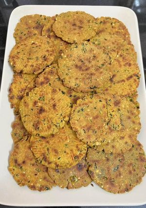 A picture of Barley Flour { JAU } Masala Bhakari.