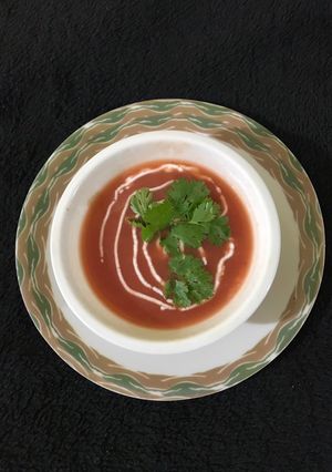 ટામેટા નું સૂપ (Tomato soup recipe in Gujarati) રેસીપી મુખ્ય ફોટો