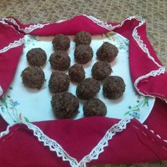 A picture of Gulkand ke ladoo.