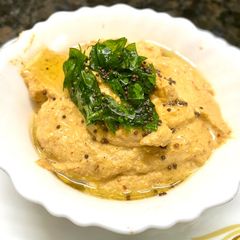 A picture of Peanut chutney.