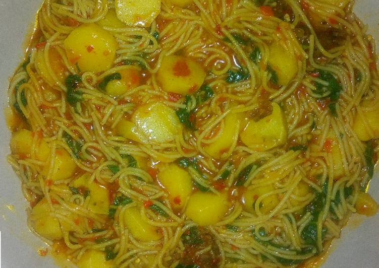 Step-by-Step Guide to Make Perfect Spaghetti jollof with Irish potatoes