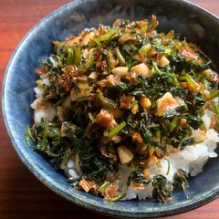 A picture of Stir-fried Coriander & Katsuobushi (Bonito Flakes).