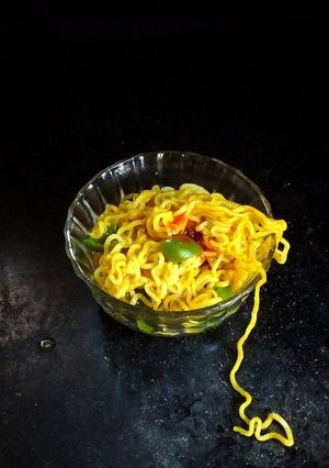 মশলা ম্যাগি (masala maggi recipe in bengali) রেসিপির প্রধান ছবি